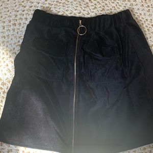 🖤Black zip up skirt🖤
